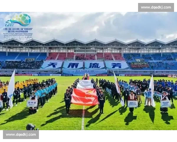 当热血呐喊席卷全场体育赛事点燃城市灵魂的瞬间与梦想荣光交相辉映 - 副本