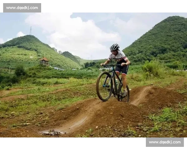 激情飞驰的自行车比赛与城市梦想交织的荣耀征程传奇篇章时代之旅