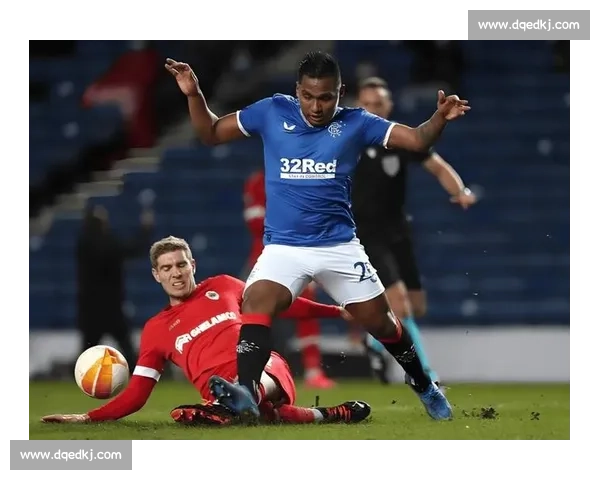 激情对决瞬间回顾精彩足球比赛集锦全纪录热血巅峰赛事荣耀时刻 - 副本 - 副本 (2)