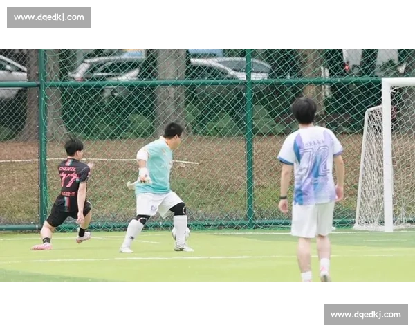 足球比赛录像深度解析与精彩瞬间全景回顾专题战术策略解析经典版 - 副本 (8) - 副本